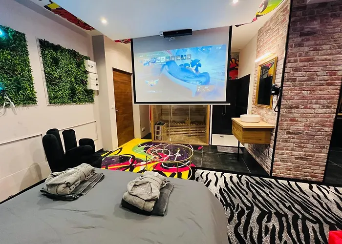 Capsule Street Art - Sauna- Jacuzzi - Playstation 5 - Billard - Netflix - Home Cinema - Terrasse