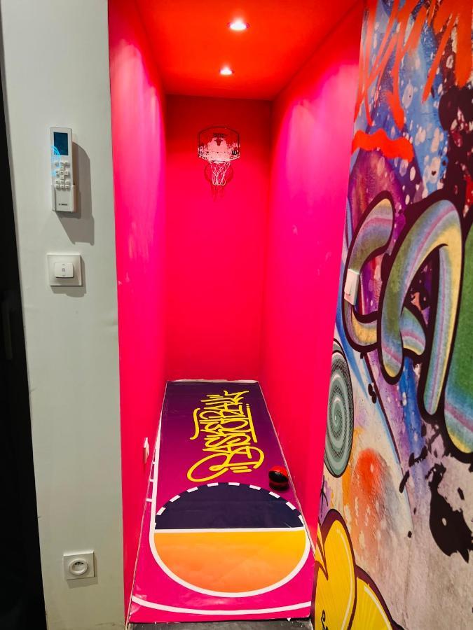 Capsule Street Art - Sauna- Jacuzzi - Playstation 5 - Billard - Netflix - Cinema - Terrasse Apartment