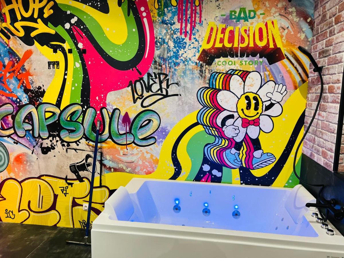 Capsule Street Art - Sauna- Jacuzzi - Playstation 5 - Billard - Netflix - Cinema - Terrasse