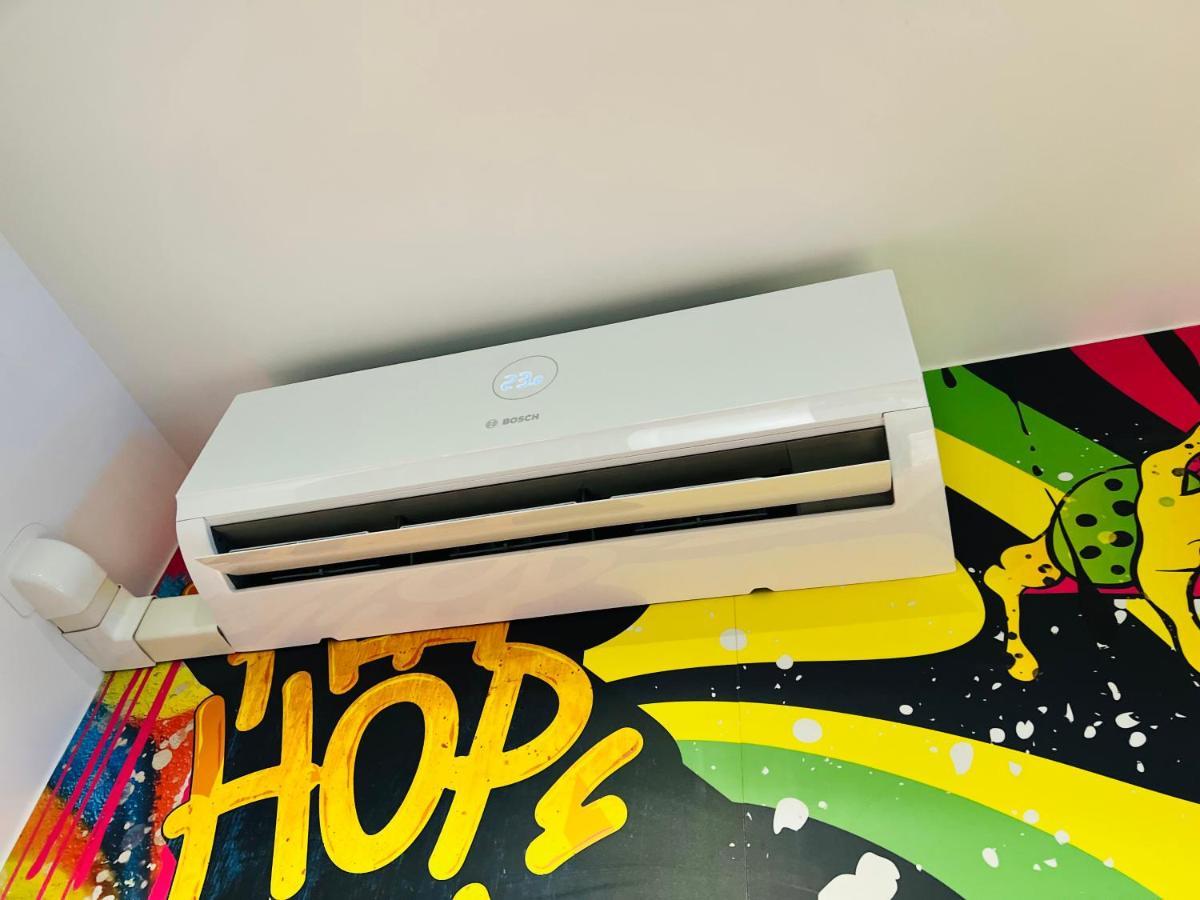Apartment Capsule Street Art - Sauna- Jacuzzi - Playstation 5 - Billard - Netflix - Cinema - Terrasse Douai