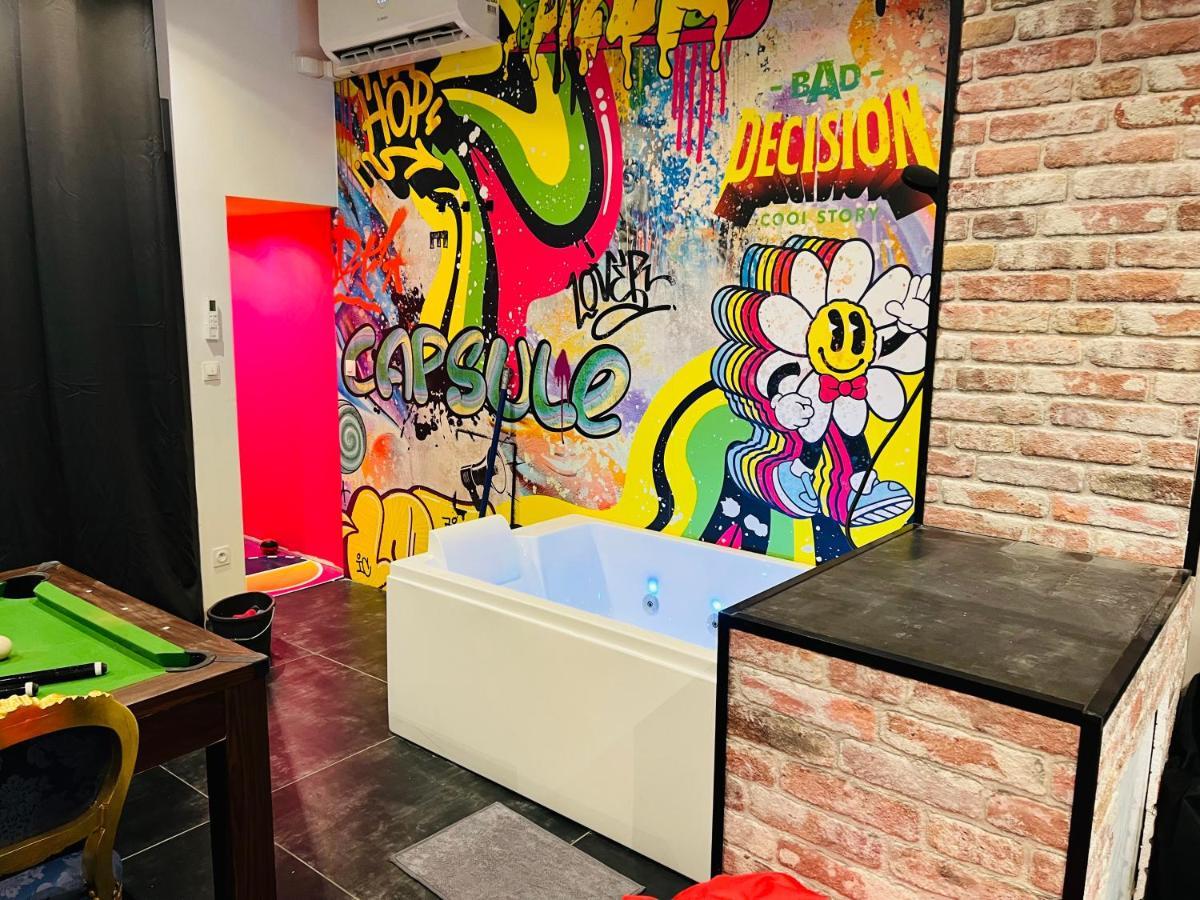Apartment Capsule Street Art - Sauna- Jacuzzi - Playstation 5 - Billard - Netflix - Cinema - Terrasse Douai