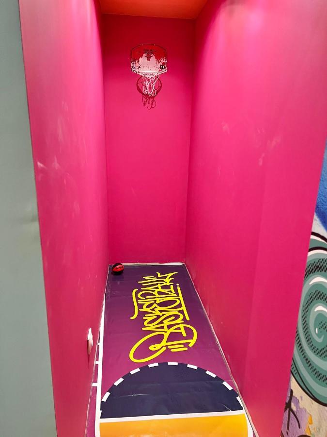 Capsule Street Art - Sauna- Jacuzzi - Playstation 5 - Billard - Netflix - Cinema - Terrasse Apartment *